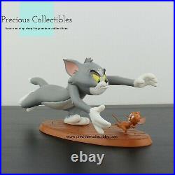 Extremely rare! Tom and Jerry''catch me''. Warner Bros statue
