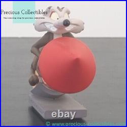Extremely rare! Vintage Wile E. Coyote on a rocket statue. Demons Merveilles