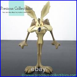 Extremely rare! Vintage Wile E. Coyote statue. Looney Tunes collectible