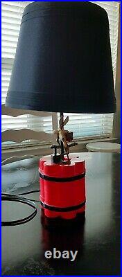 Extremely rare! Wile E. Coyote Dynamite Lamp black red Looney Tunes Warner Bros