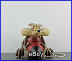 Extremely rare! Wile E. Coyote on a rocket. ACME. Warner Bros. Big statue