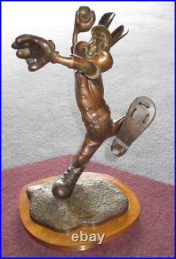 Friz Freleng Baseball Bugs Bronze Sculpture, AP, Warner Brothers 1992 Rare