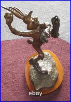 Friz Freleng Baseball Bugs Bronze Sculpture, AP, Warner Brothers 1992 Rare