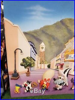 Huge & Rare Warner Brothers Looney Tunes 3D Store Display 86.5 x 42.5 x 6.5