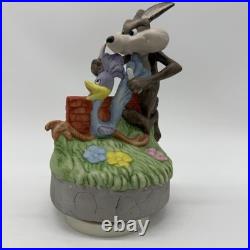 Looney Tunes Wile E. Coyote & Road Runner Ceramic Figure Music 1979 Rare VTG
