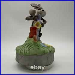 Looney Tunes Wile E. Coyote & Road Runner Ceramic Figure Music 1979 Rare VTG
