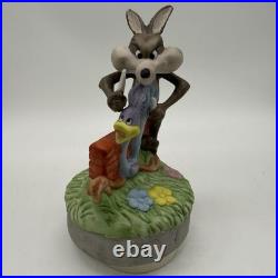 Looney Tunes Wile E. Coyote & Road Runner Ceramic Figure Music 1979 Rare VTG