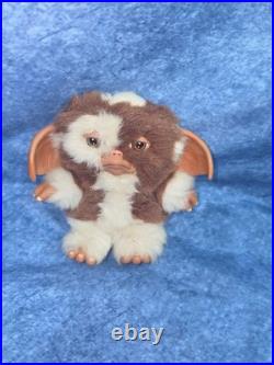 NECA Gremlins Gizmo Sad Face Crying Plush Toy Mogwai Warner Bros Ears Low RARE