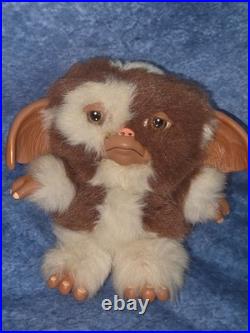 NECA Gremlins Gizmo Sad Face Crying Plush Toy Mogwai Warner Bros Ears Low RARE