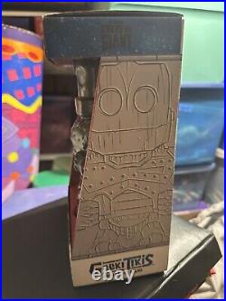 NEW Warner Bros IRON GIANT Rare Edition Beeline Creative Geeki Tikis
