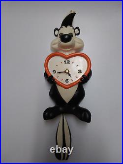 Pepe Le Pew Swing Tail Clock Warner Bros. Looney Tunes Rare WB Store 1990s