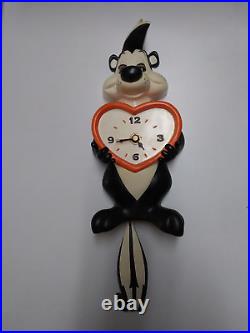 Pepe Le Pew Swing Tail Clock Warner Bros. Looney Tunes Rare WB Store 1990s