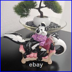 Pepe Le Pew and Penelope Teapot Warner Brothers Studios Rare! VGUC
