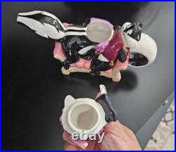 Pepe Le Pew and Penelope Teapot Warner Brothers Studios Rare! VGUC
