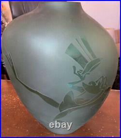 RARE 1994 Warner Bros Signed Eileen Borgeson Etched Vase- Michigan J Frog 93/99
