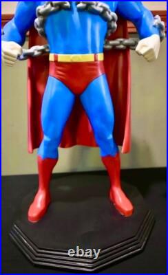 RARE. 2001 Superman Warner Bros Studio Exclusive Statue 25 Tall, 16 lbs, EX/NM RARE. 2001 Superman Warner Bros Studio Exclusive Statue 25 Tall, 16 lbs, EX/NM