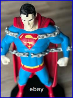 RARE. 2001 Superman Warner Bros Studio Exclusive Statue 25 Tall, 16 lbs, EX/NM RARE. 2001 Superman Warner Bros Studio Exclusive Statue 25 Tall, 16 lbs, EX/NM
