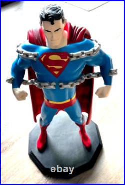RARE. 2001 Superman Warner Bros Studio Exclusive Statue 25 Tall, 16 lbs, EX/NM RARE. 2001 Superman Warner Bros Studio Exclusive Statue 25 Tall, 16 lbs, EX/NM