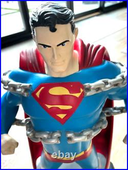RARE. 2001 Superman Warner Bros Studio Exclusive Statue 25 Tall, 16 lbs, EX/NM RARE. 2001 Superman Warner Bros Studio Exclusive Statue 25 Tall, 16 lbs, EX/NM
