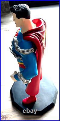 RARE. 2001 Superman Warner Bros Studio Exclusive Statue 25 Tall, 16 lbs, EX/NM RARE. 2001 Superman Warner Bros Studio Exclusive Statue 25 Tall, 16 lbs, EX/NM