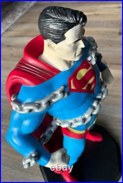 RARE. 2001 Superman Warner Bros Studio Exclusive Statue 25 Tall, 16 lbs, EX/NM RARE. 2001 Superman Warner Bros Studio Exclusive Statue 25 Tall, 16 lbs, EX/NM