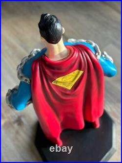 RARE. 2001 Superman Warner Bros Studio Exclusive Statue 25 Tall, 16 lbs, EX/NM RARE. 2001 Superman Warner Bros Studio Exclusive Statue 25 Tall, 16 lbs, EX/NM