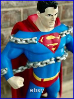 RARE. 2001 Superman Warner Bros Studio Exclusive Statue 25 Tall, 16 lbs, EX/NM RARE. 2001 Superman Warner Bros Studio Exclusive Statue 25 Tall, 16 lbs, EX/NM