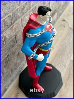 RARE. 2001 Superman Warner Bros Studio Exclusive Statue 25 Tall, 16 lbs, EX/NM RARE. 2001 Superman Warner Bros Studio Exclusive Statue 25 Tall, 16 lbs, EX/NM