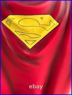 RARE. 2001 Superman Warner Bros Studio Exclusive Statue 25 Tall, 16 lbs, EX/NM RARE. 2001 Superman Warner Bros Studio Exclusive Statue 25 Tall, 16 lbs, EX/NM