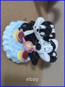 RARE AND PRISTINE 1999 Warner Bros. Pepe LePew & Penelope Having Tea Teapot WithOB RARE AND PRISTINE 1999 Warner Bros. Pepe LePew & Penelope Having Tea Teapot WithOB