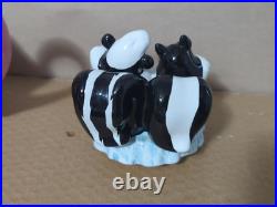RARE AND PRISTINE 1999 Warner Bros. Pepe LePew & Penelope Having Tea Teapot WithOB RARE AND PRISTINE 1999 Warner Bros. Pepe LePew & Penelope Having Tea Teapot WithOB