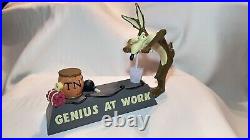 RARE MINT CONDITION Wile E. Coyote Genius at Work statue 1995 Warner Bros