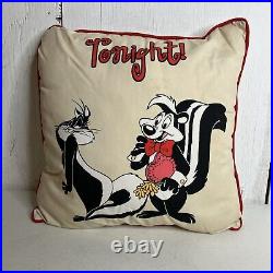 RARE PEPE' LE PEW IN ZE MOOD PILLOW Tonight Not Tonight WARNER BROS. 1997