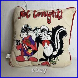 RARE PEPE' LE PEW IN ZE MOOD PILLOW Tonight Not Tonight WARNER BROS. 1997