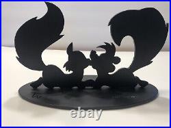 RARE Pepe Le Pew Kissing Penelope Signed Tex Welch Cast Iron Sculpture 744/1200