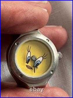 RARE Vintage Fossil For Warner Bros Tweety Bird Ring Finger Watch