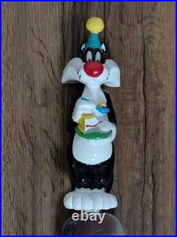RARE Warner Bros Looney Tunes cake stand & server Bugs, Taz, Sylvester, Wile E