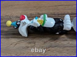 RARE Warner Bros Looney Tunes cake stand & server Bugs, Taz, Sylvester, Wile E