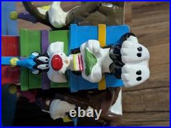 RARE Warner Bros Looney Tunes cake stand & server Bugs, Taz, Sylvester, Wile E