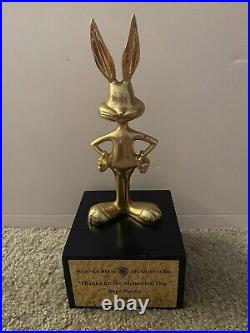 RARE Warner Brothers Bugs Bunny Statue