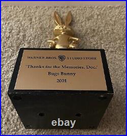 RARE Warner Brothers Bugs Bunny Statue