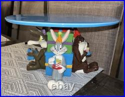 RARE! Warner Brothers Looney Tunes Cake Stand Wile E, Bugs, Sylvester, Taz