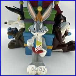 RARE! Warner Brothers Looney Tunes Cake Stand Wile E, Bugs, Sylvester, Taz RARE! Warner Brothers Looney Tunes Cake Stand Wile E, Bugs, Sylvester, Taz