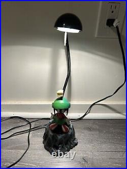 Rare 1996 Warner Bros Looney Tunes Marvin the Martian standing on Mars desk Lamp