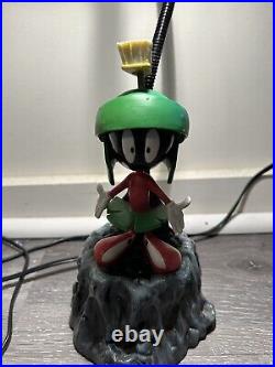 Rare 1996 Warner Bros Looney Tunes Marvin the Martian standing on Mars desk Lamp