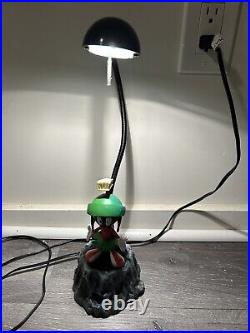 Rare 1996 Warner Bros Looney Tunes Marvin the Martian standing on Mars desk Lamp