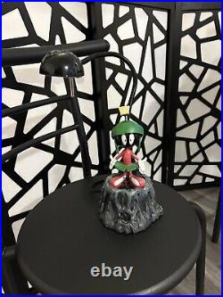 Rare 1996 Warner Bros Looney Tunes Marvin the Martian standing on Mars desk Lamp