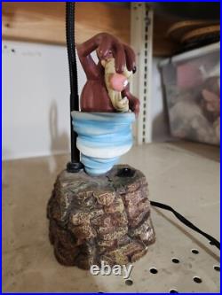 Rare 1996 Warner Bros Looney Tunes Taz the Tasmanian Devil Tornado Desk Lamp
