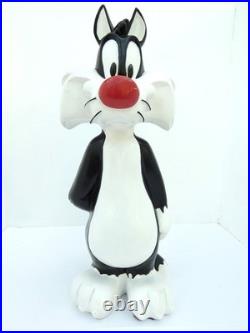 Rare 1998 Warner Bros Sylvester the cat with birdie statue 14