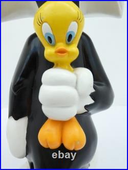Rare 1998 Warner Bros Sylvester the cat with birdie statue 14
